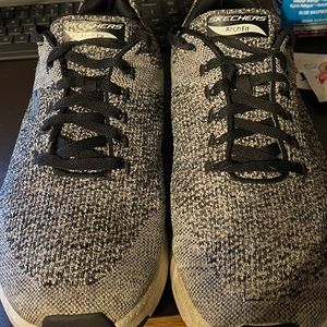 Mens Sketchers arch fit